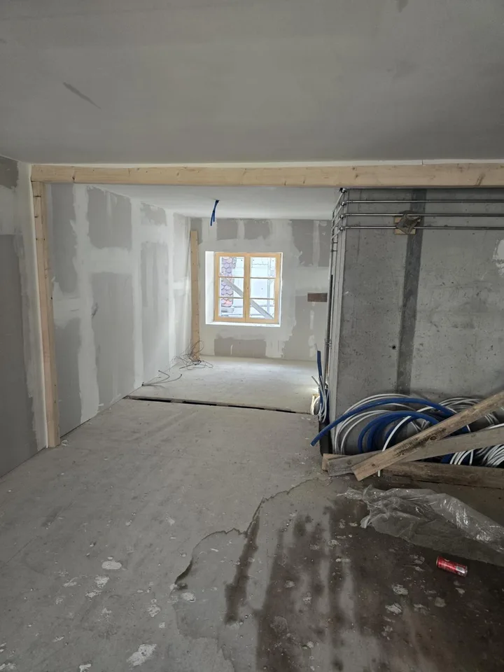 Immeuble entièrement transformé ? 4 appartements + 1 surface commerciale à Porrentruy(JU)