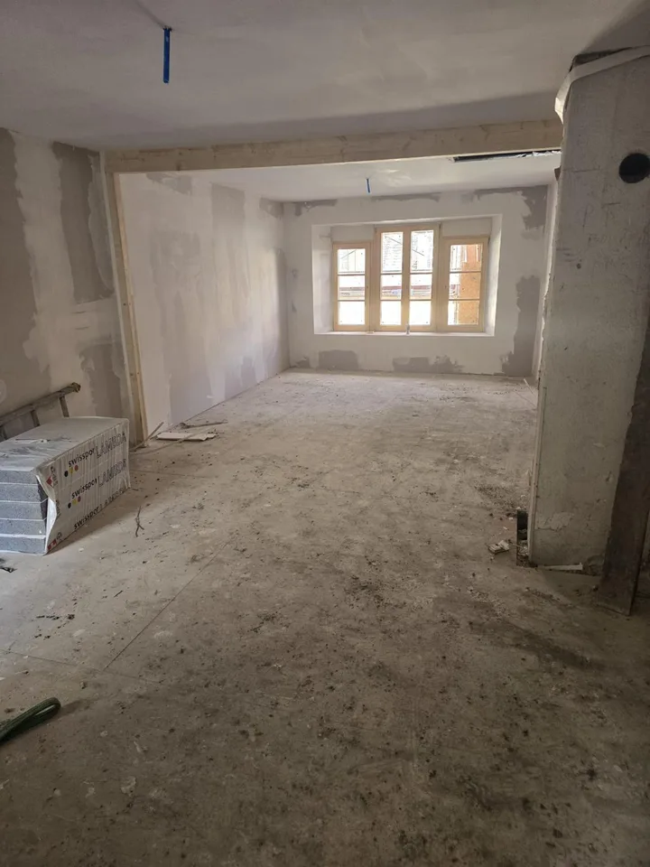 Immeuble entièrement transformé ? 4 appartements + 1 surface commerciale à Porrentruy(JU)