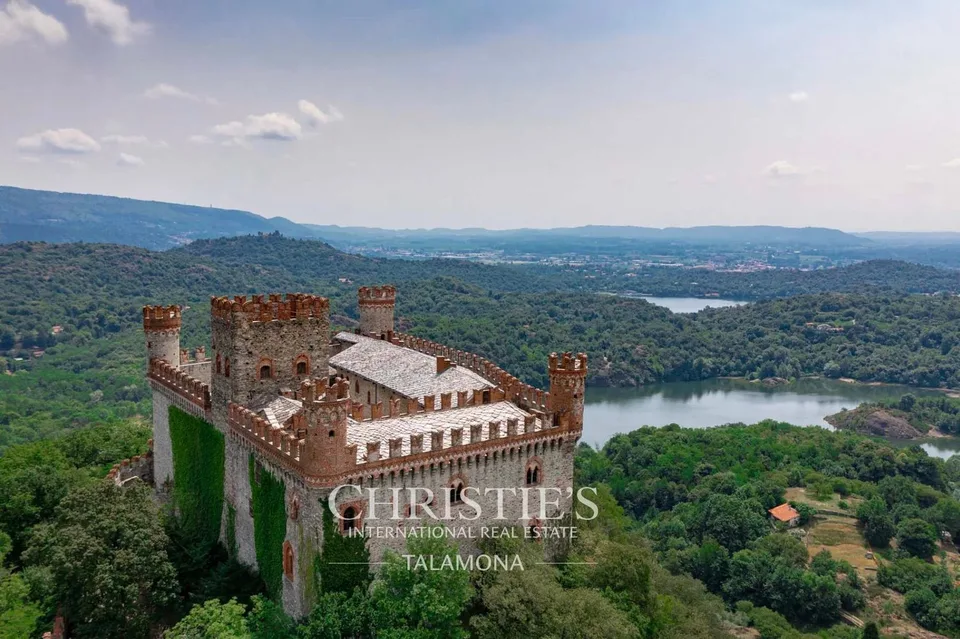 Historisches Schloss in dominanter Lage mit Panoramablick ? Montalto Dora
