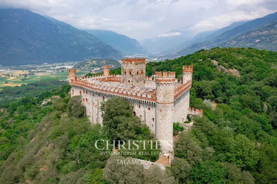 Castello storico in posizione dominante con vista panoramica ? Montalto Dora – foto 8 di 13
