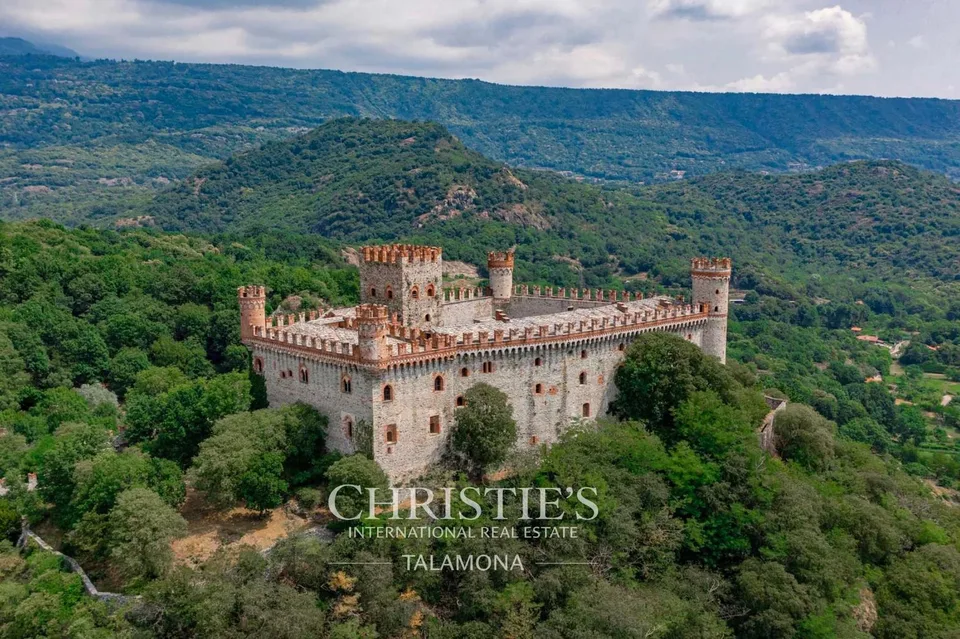 Castello storico in posizione dominante con vista panoramica ? Montalto Dora – foto 6 di 13