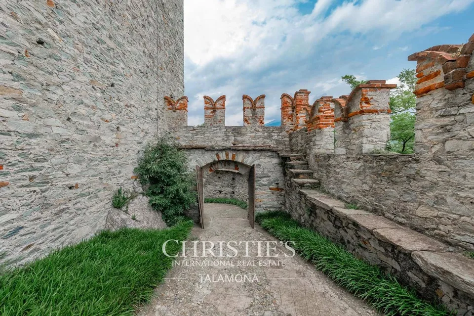 Castello storico in posizione dominante con vista panoramica ? Montalto Dora – foto 13 di 13