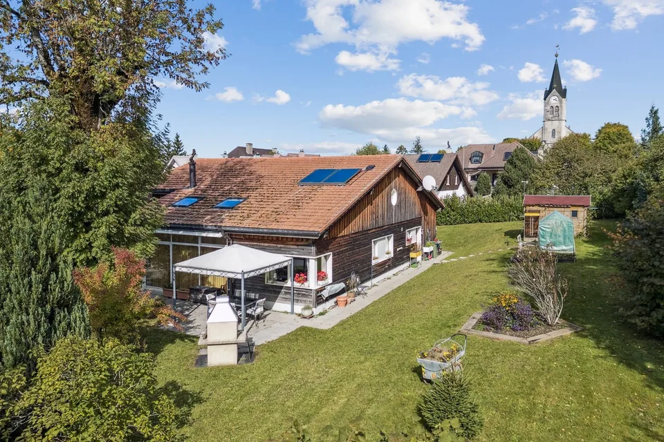 Geräumiges Einfamilienhaus mit 8 Zimmern
