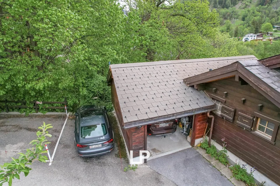 Chalet Castanea ist ein 5-Schlafzimmer-Chalet inmitten der grünen Natur von Mörel-Filet.
