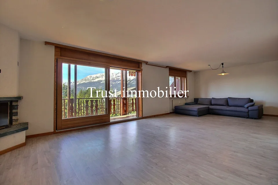 3010. EXCLUSIVITE. Appartement traversant dans jolie résidence