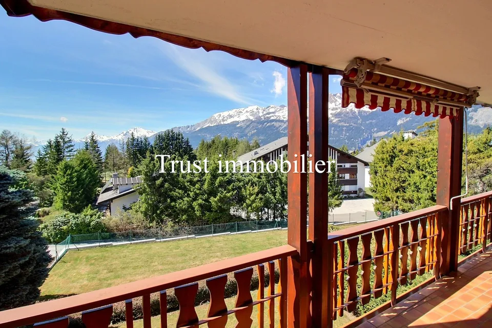 3010. EXCLUSIVITE. Appartement traversant dans jolie résidence