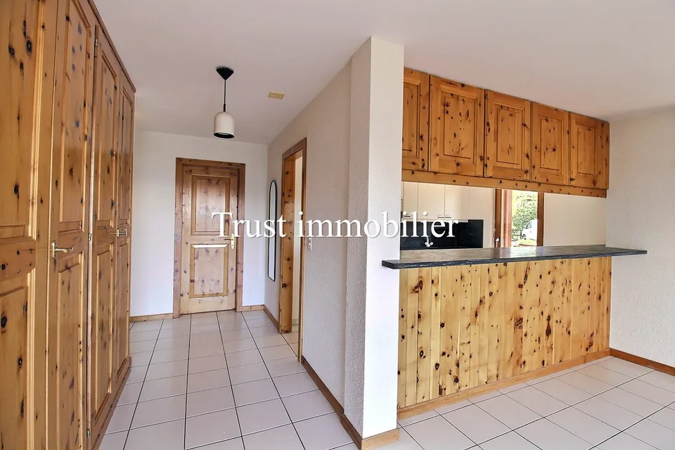 3010. EXCLUSIVITE. Appartement traversant dans jolie résidence – photo 6 sur 12