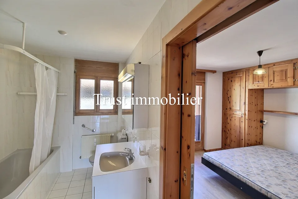 3010. EXCLUSIVITE. Appartement traversant dans jolie résidence – photo 9 sur 12
