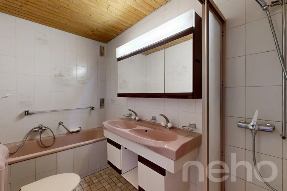 4-Zimmerwohnung im obersten Stock mit Balkon und Cheminée – Foto 16 von 18