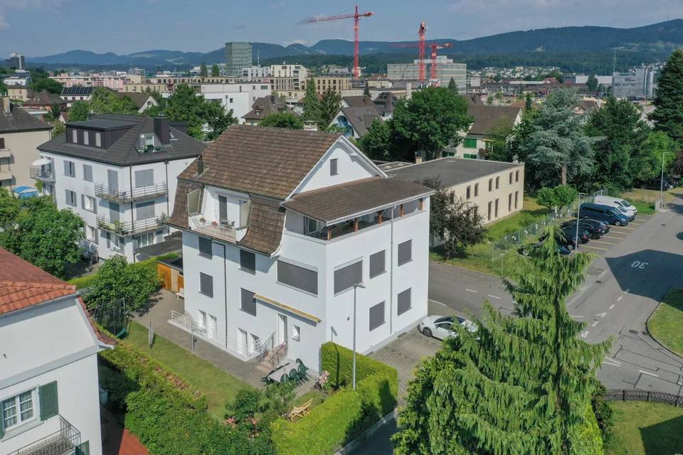 Kernsaniertes Dreifamilienhaus an ruhiger und doch zentraler Lage