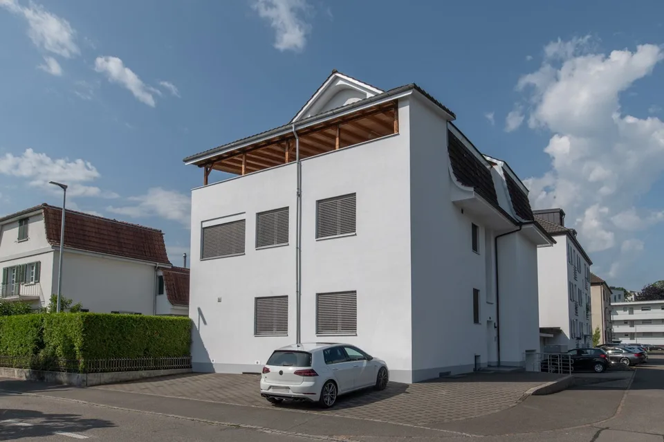 Kernsaniertes Dreifamilienhaus an ruhiger und doch zentraler Lage