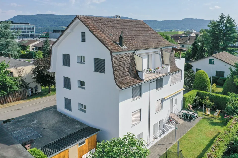 Kernsaniertes Dreifamilienhaus an ruhiger und doch zentraler Lage