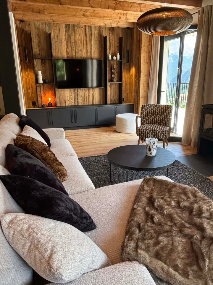 Chalet d'eccezione completamente ristrutturato con vista panoramica sul Mont-Blanc