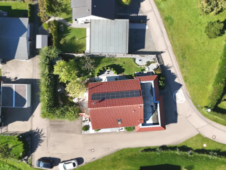 Casa unifamiliare attraente con vista sulle Alpi incluse un appartamento vacanze