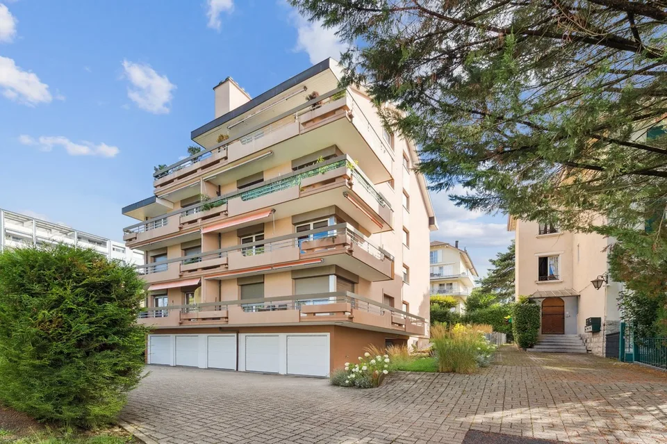 Spacieux appartement de 4.5 pièces, idéalement situé à Renens