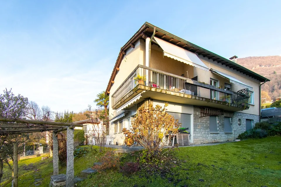 CASA INDIPENDENTE CON GIARDINO E SPAZI DA VALORIZZARE