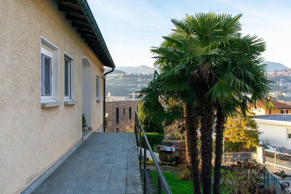 Independent House with Garden and Spaces to Enhance