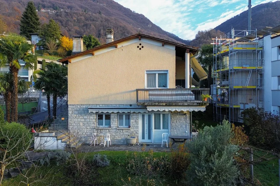 Independent House with Garden and Spaces to Enhance