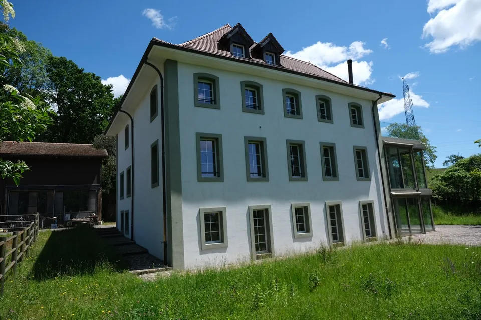 Herrschaftshaus mit gemischter Nutzung (Wohnen/Büro) und einer Reithalle – Foto 13 von 13