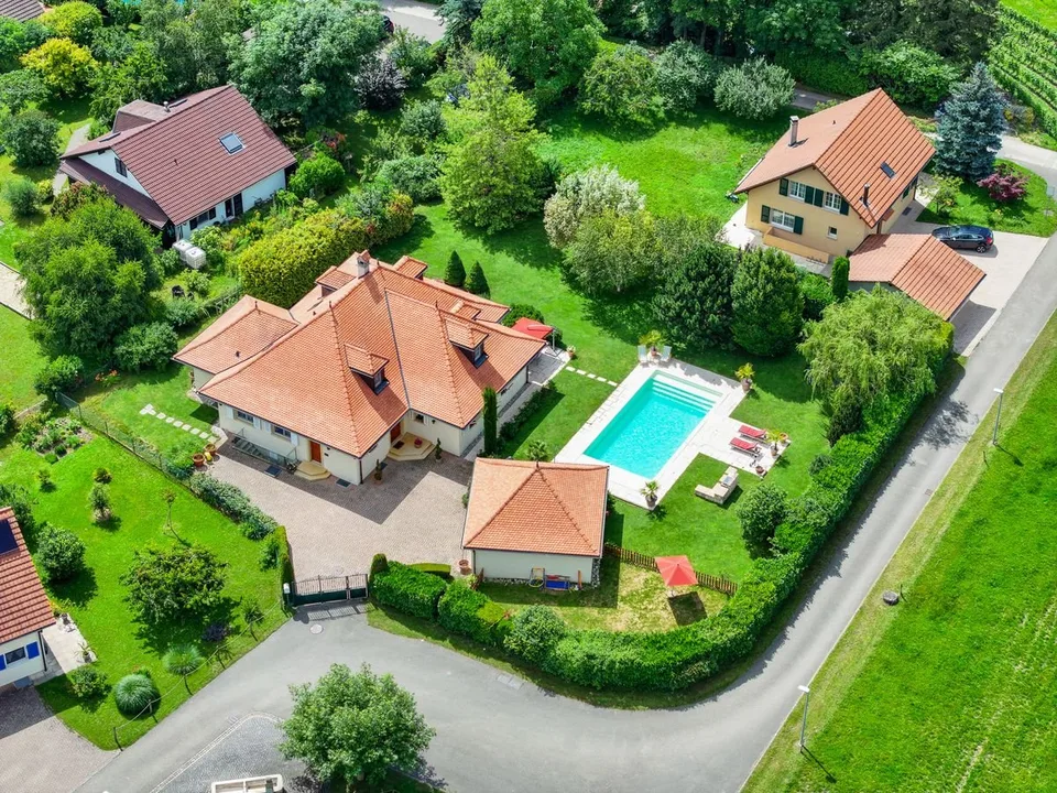 Bien d'exception ! Maison d'architecte de 6.5 pièces