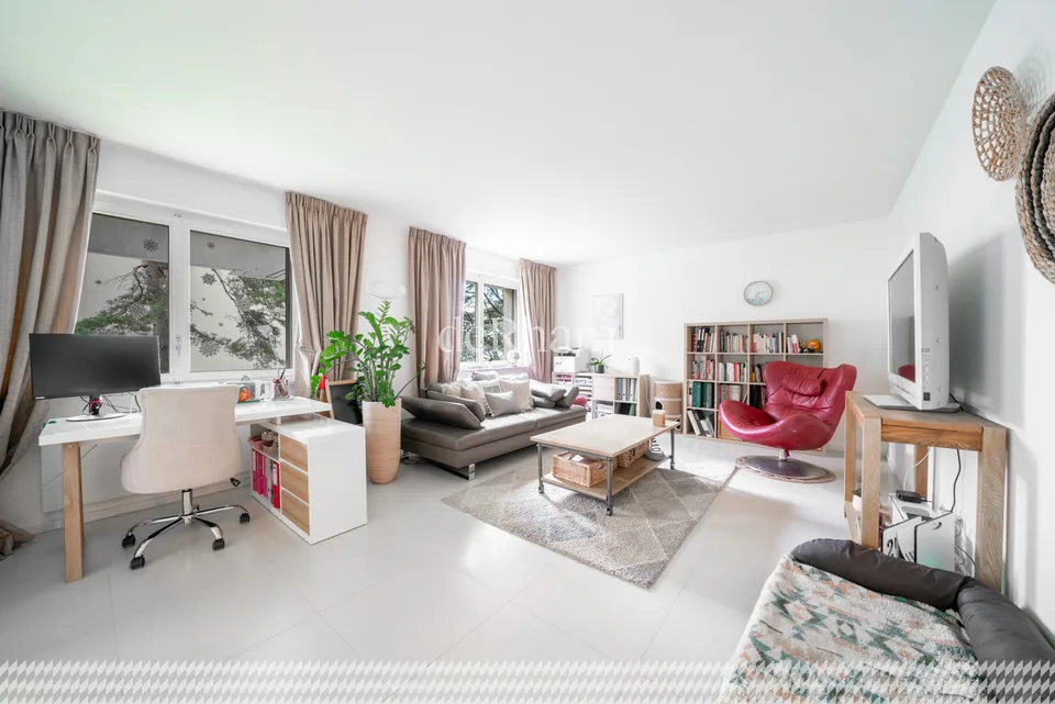 Wohnung mit 3,5 Zimmern und 135 m2 mit Garten