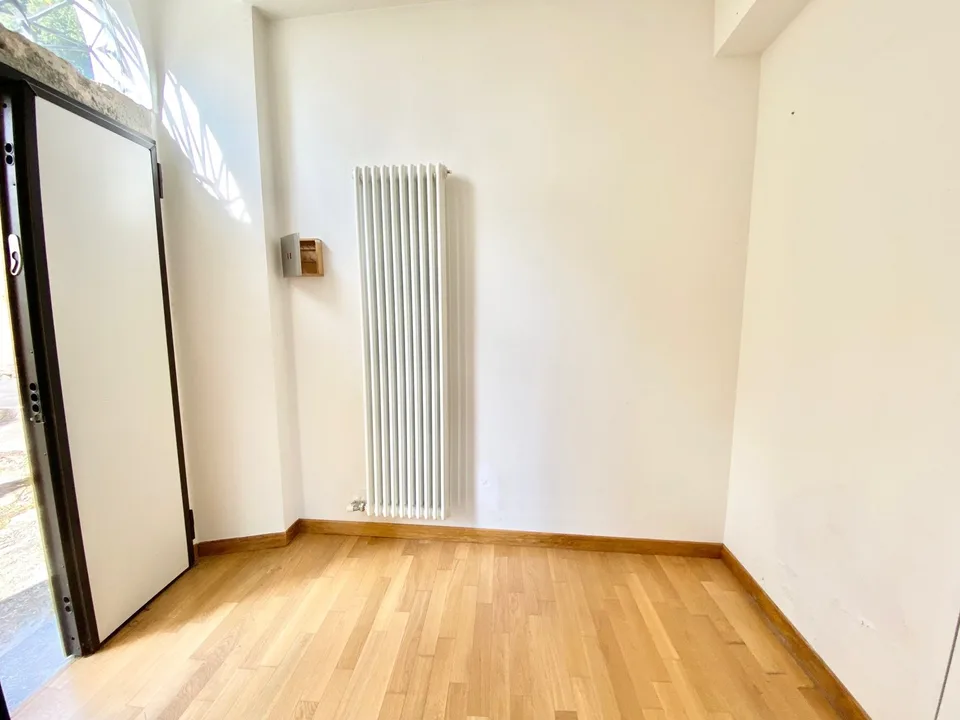 Komplett renovierte 4-Zimmer-Wohnung mit einmaligem Seeblick, nur 2 Schritte vom Strand entfernt – Foto 12 von 13