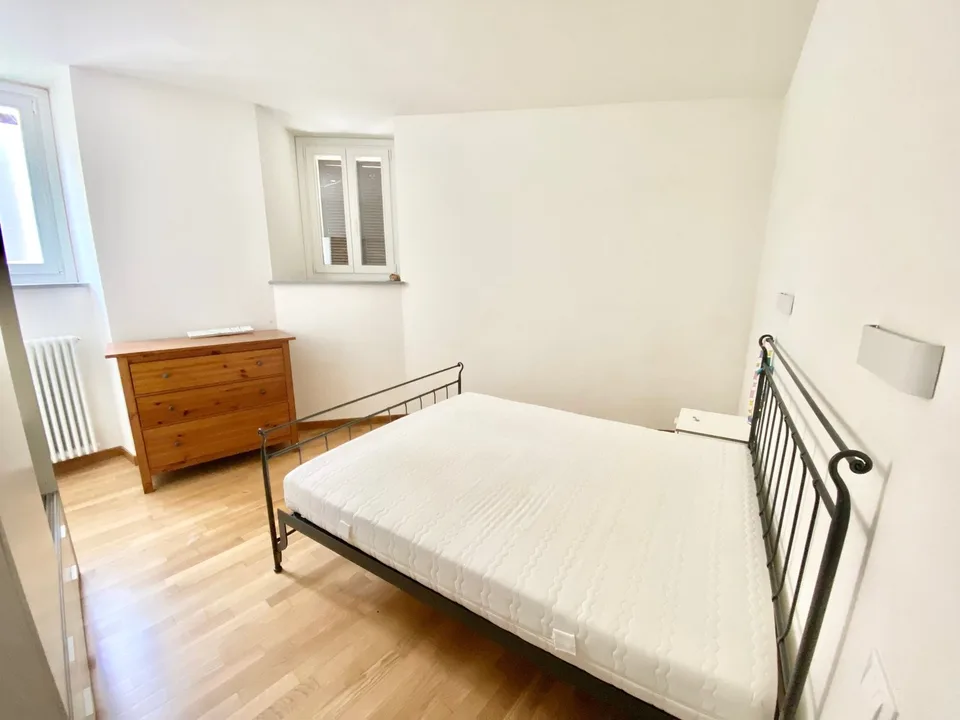 Komplett renovierte 4-Zimmer-Wohnung mit einmaligem Seeblick, nur 2 Schritte vom Strand entfernt – Foto 8 von 13