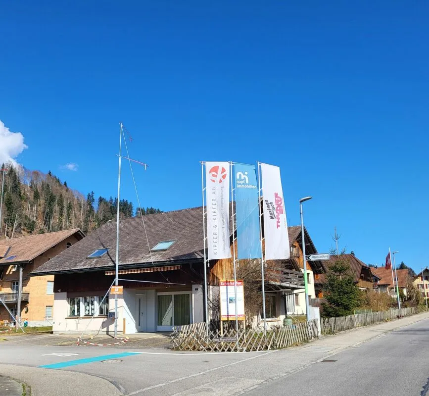 Appartamento maisonnette moderno di 5,5 locali - come una casa a schiera in una posizione tranquilla e naturale! Copia