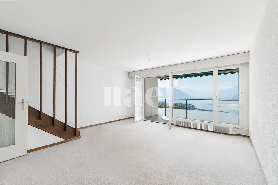 Appartamento duplex di 4.5 locali con vista panoramica sul lago in vendita a Chardonne