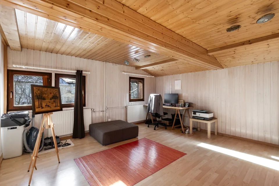 Ferme de caractère rénovée avec soin au coeur de La Roche – photo 10 of 12