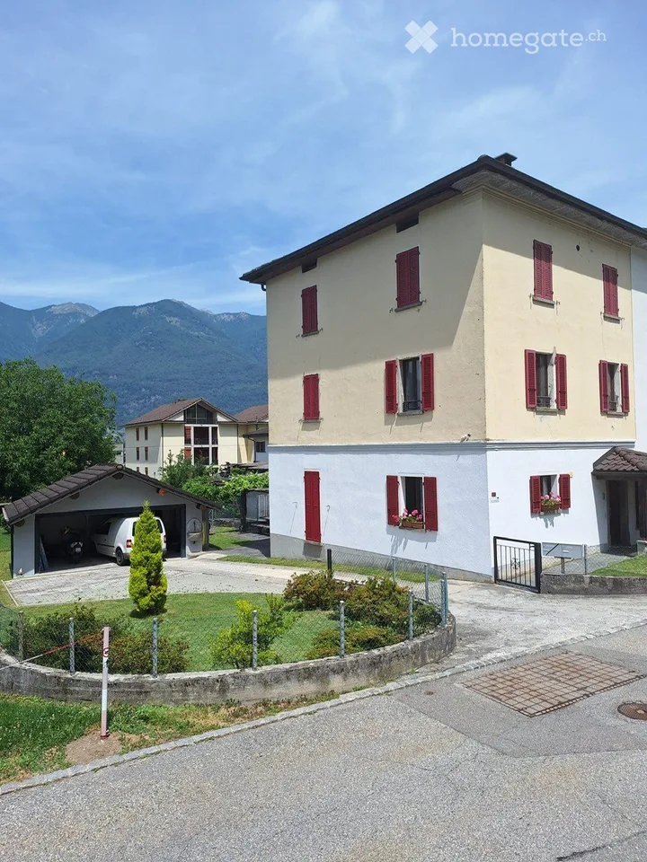 CASA PLURIFAMILIARE CON 2 APPARTAMENTI/GIARDINO/5 POSTI AUTO