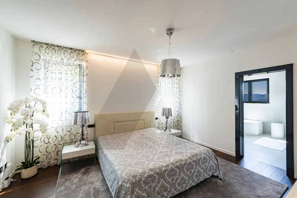 MODERNA VILLA IN POSIZIONE DOMINANTE A LUGANO – foto 10 di 13