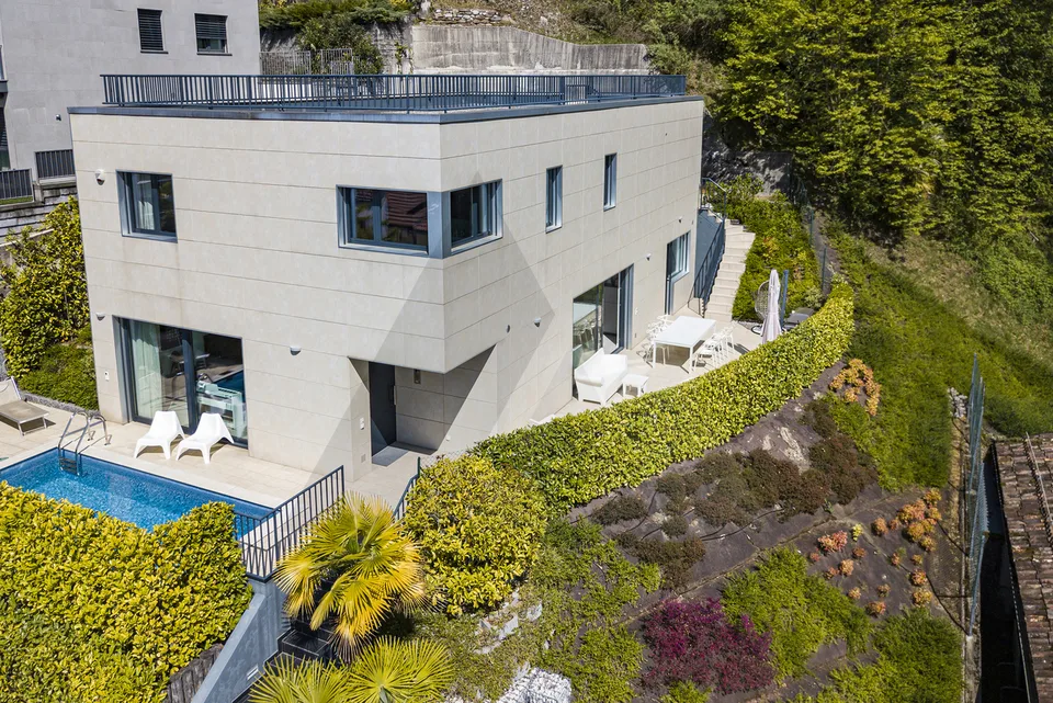 MODERNA VILLA IN POSIZIONE DOMINANTE A LUGANO – foto 13 di 13