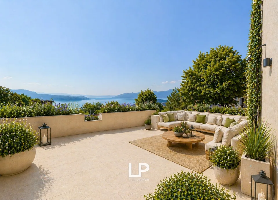 Appartamento con Ampia Terrazza Vista Lago