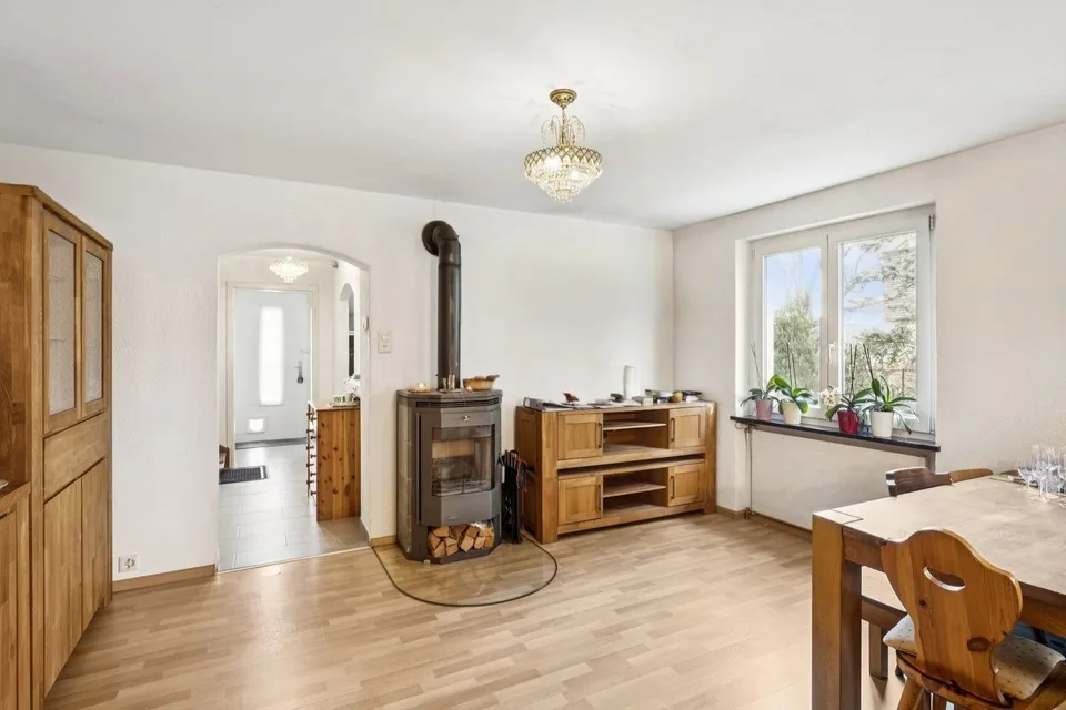 Maison mitoyenne centralement située avec charme