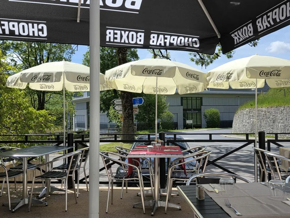 Edificio misto con rendita - fino al 14,7% lordo con sfruttamento della pista da ballo