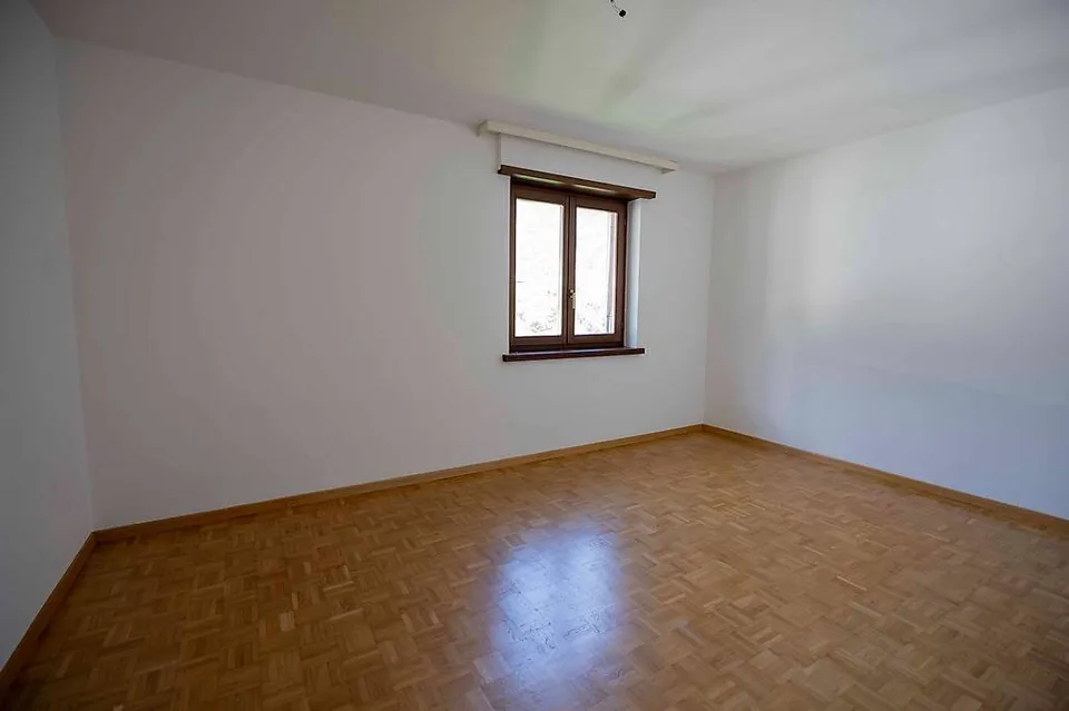 Wir verkaufen eine Wohnung mit drei großen Apartments – Foto 6 von 13