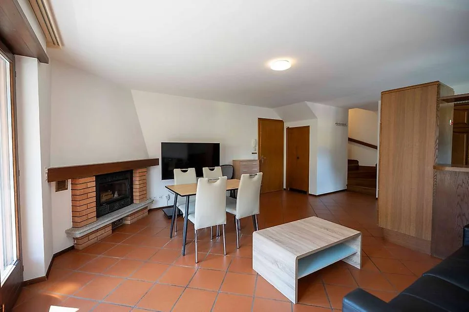 Wir verkaufen eine Wohnung mit drei großen Apartments – Foto 11 von 13