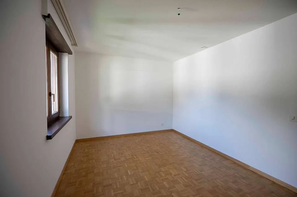 Wir verkaufen eine Wohnung mit drei großen Apartments – Foto 7 von 13