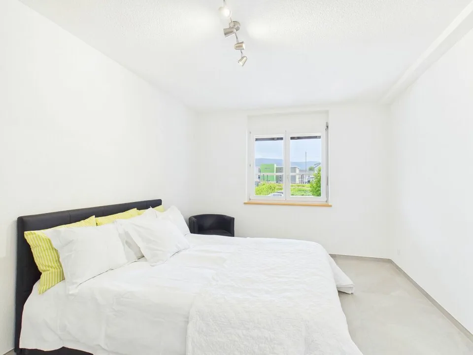 Geräumige und Ruhige Wohnung mit Balkon in Alle