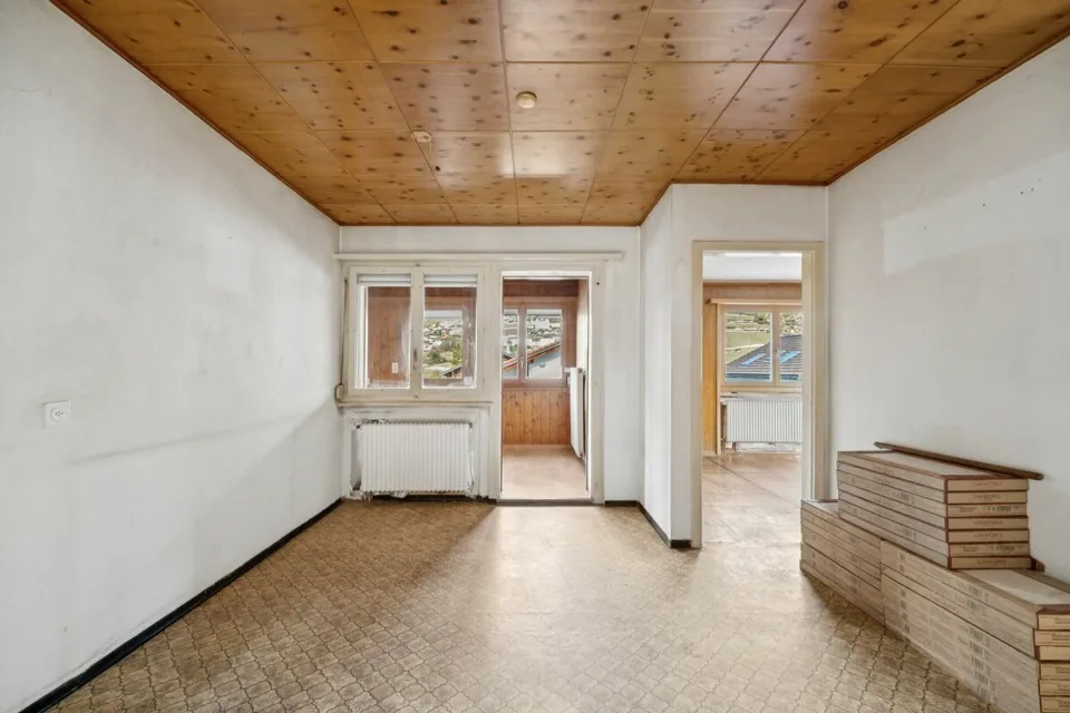 Doppeleinfamilienhaus mit viel (Ausbau-) Potenzial an sonniger Lage in Leuk