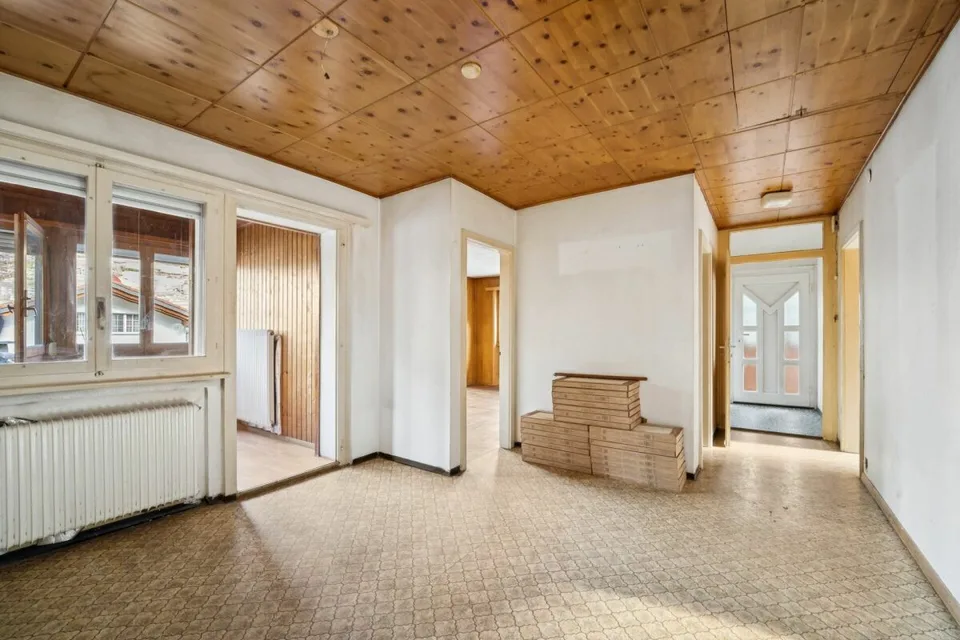 Doppeleinfamilienhaus mit viel (Ausbau-) Potenzial an sonniger Lage in Leuk