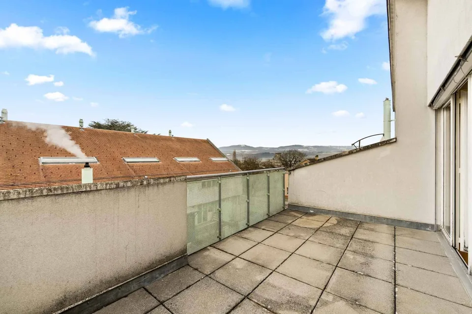 SPACIEUX 5.5 PIÈCES EN TRIPLEX AU CUR DE CHAVORNAY – photo 11 sur 13