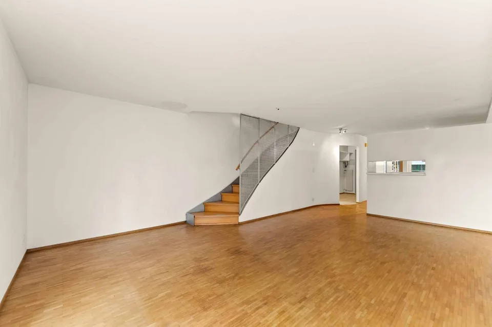 GERÄUMIGES 5.5-ZIMMER-TRIPLEX IN CHAVORNAY