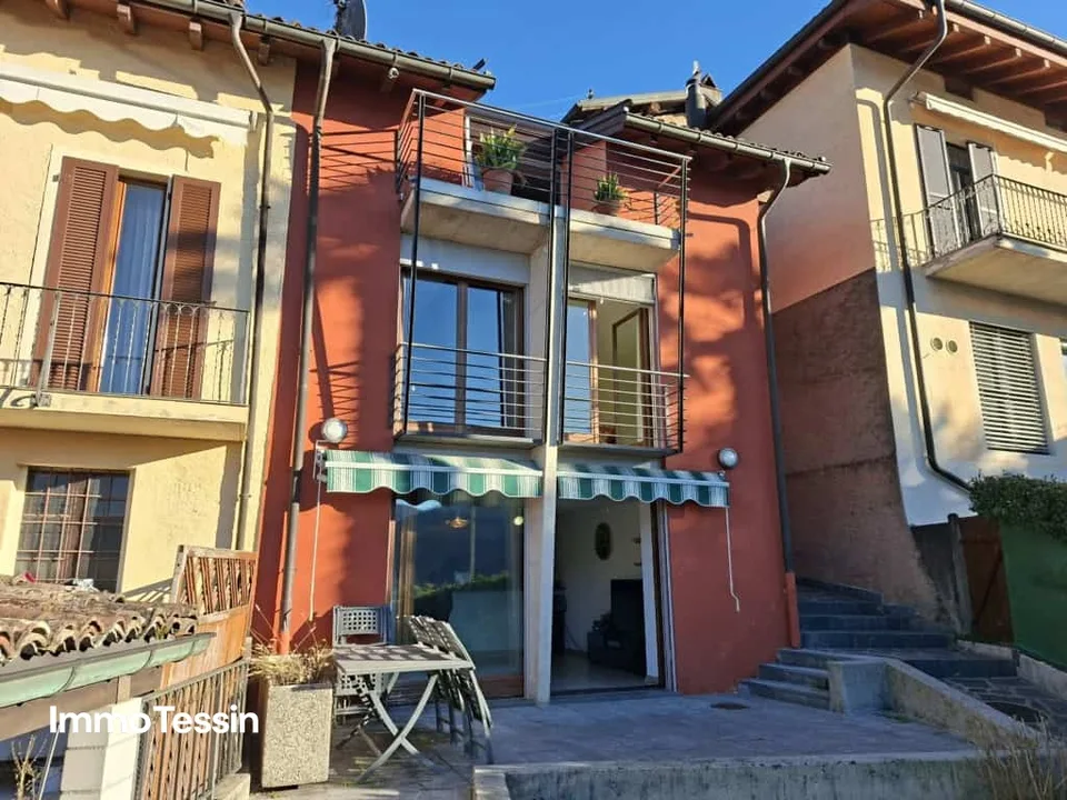 GELEGENHEIT: Wohlfühloase mit fantastischer Seesicht auf den Lago di Lugano an sehr ruhiger und sonniger Lage nahe Lugano – Foto 6 von 13