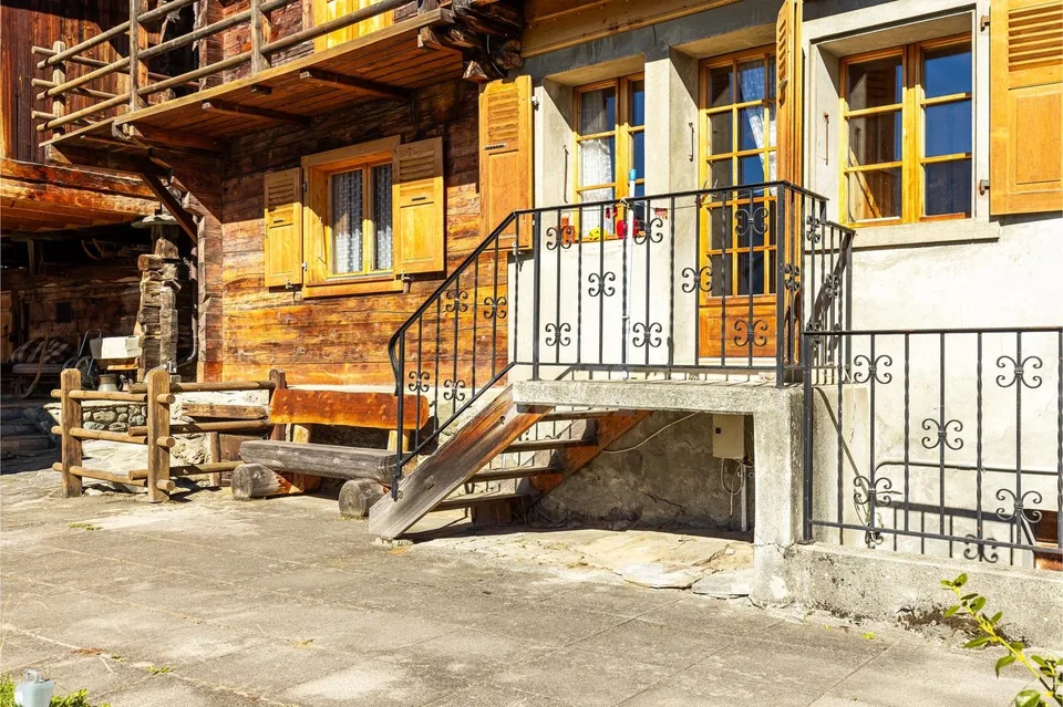 Authentic South-Facing Apartment