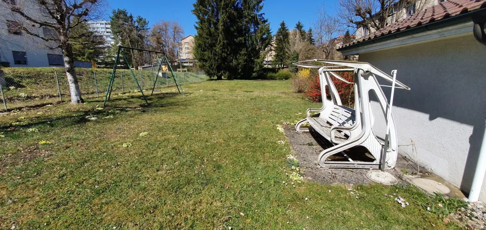 RARE: building plot with single-family house in the Jura neighborhood