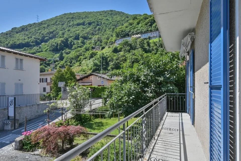 Casa bifamiliare nel Nucleo con grande potenziale