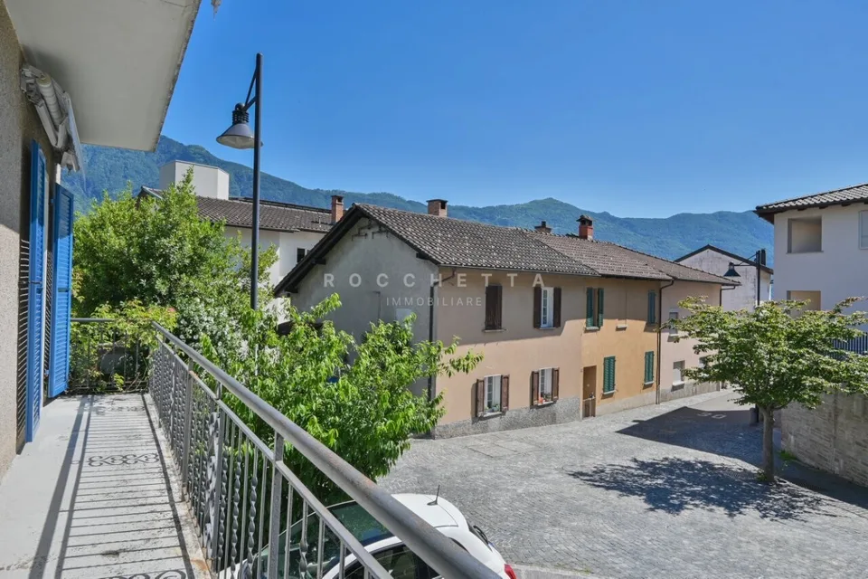 Casa bifamiliare nel Nucleo con grande potenziale