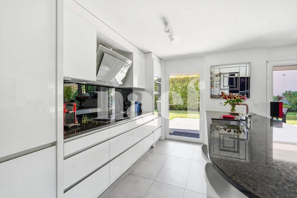 Wohnung mit 4.5 Zimmern und Garten